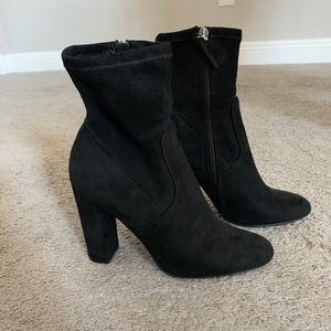 STEVE MADDEN EDIT BOOTIES SIZE 7